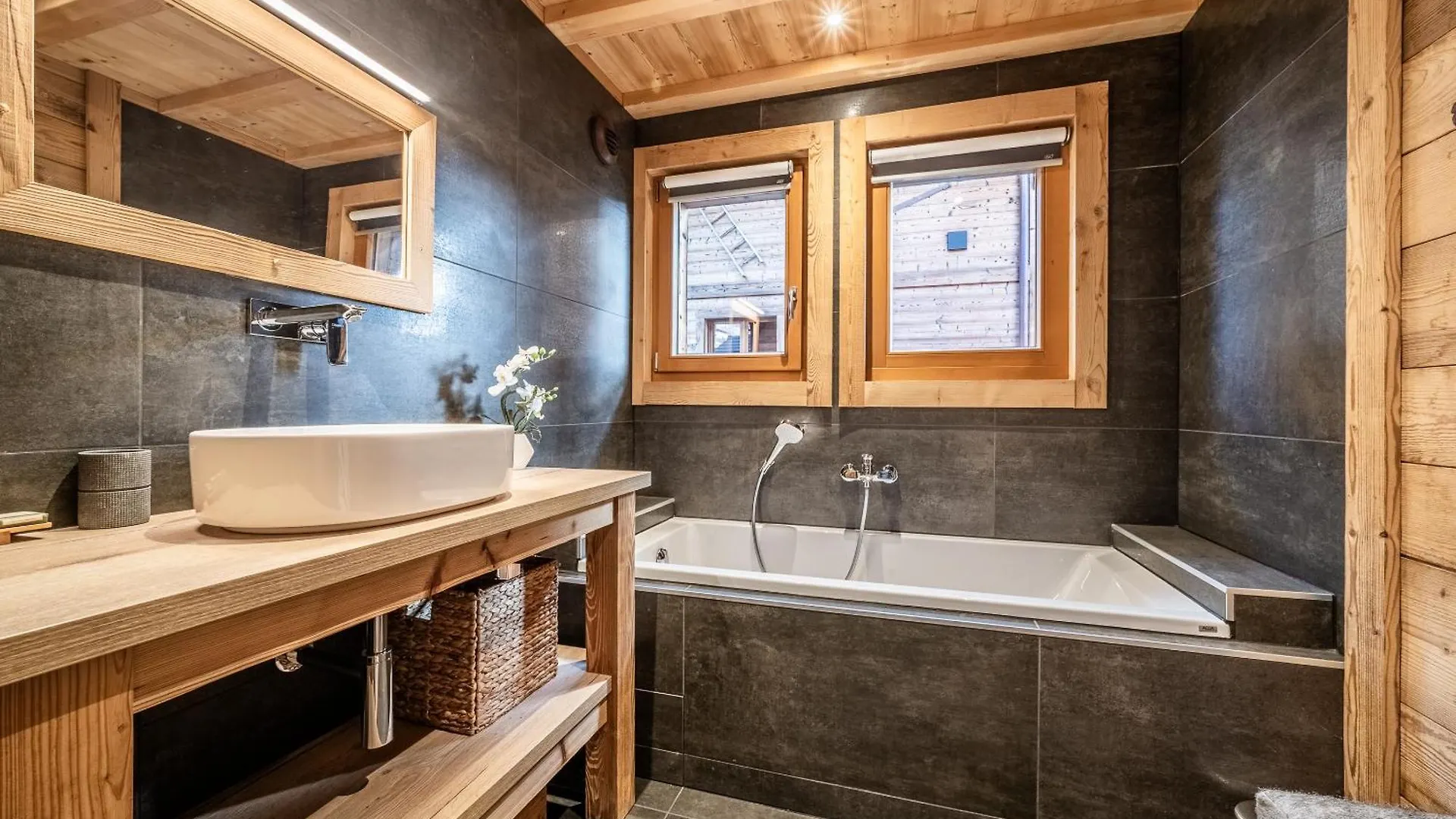 Chalet Heavenly Morzine - By Emerald Stay Montriond